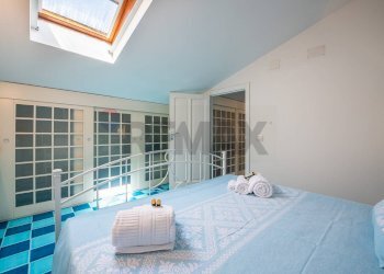 Camera / camera da letto - Attic via Vittorio Emanuele
 
4, La Maddalena - photo 22