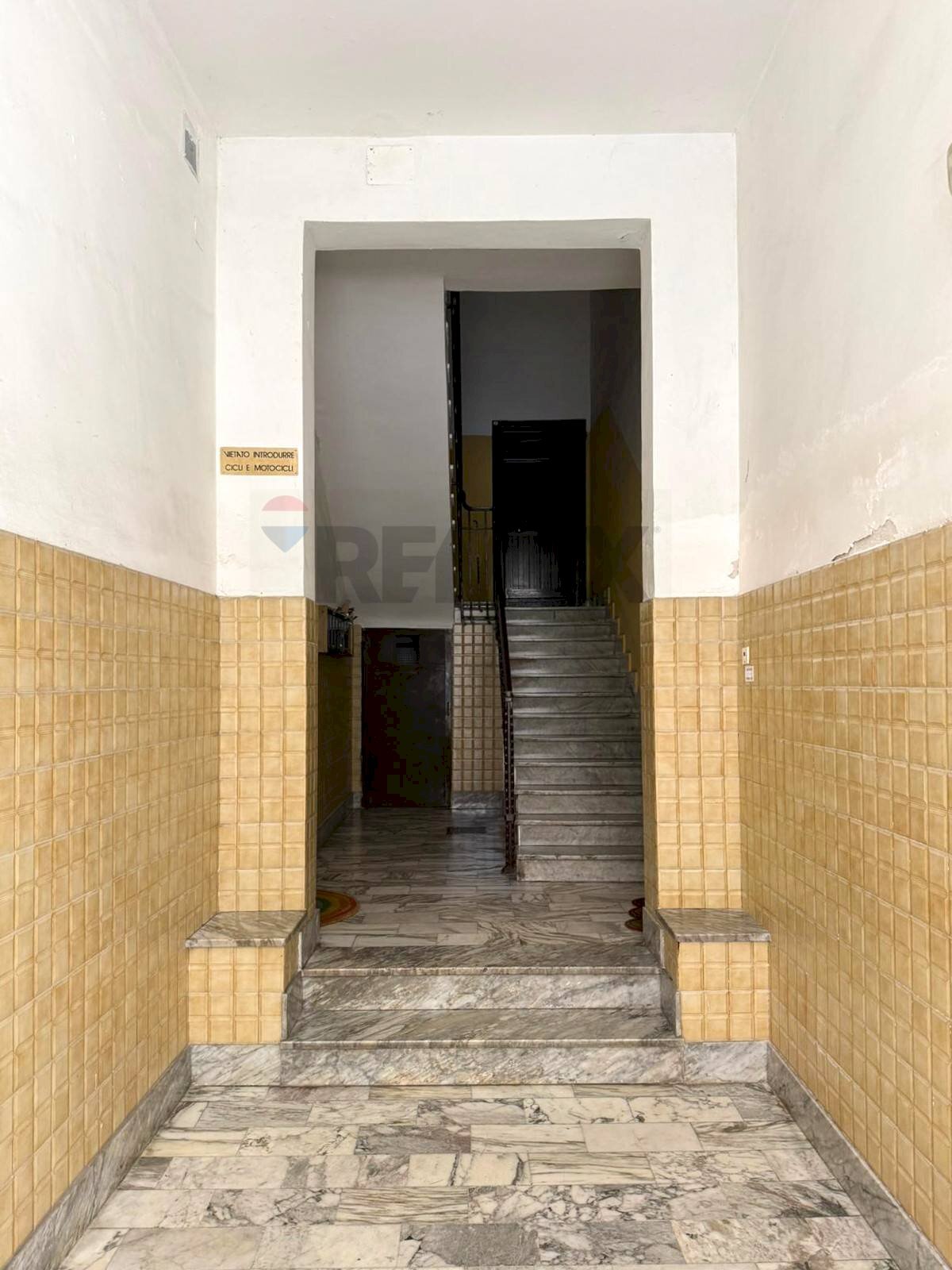 Ricezione / Lobby - Three-room apartment Via Addis Abeba
 
14, Bari - photo 3