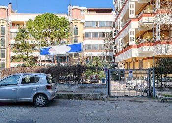 Edificio all\'aperto - Commercial Premises Via Orazio Comes
 
16, Bari - photo 1