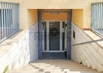 Edificio all\'aperto - Commercial Premises Via Orazio Comes
 
16, Bari - photo 4
