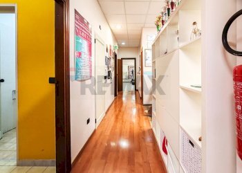 Hall / corridoio - Commercial Premises Via Orazio Comes
 
16, Bari - photo 10