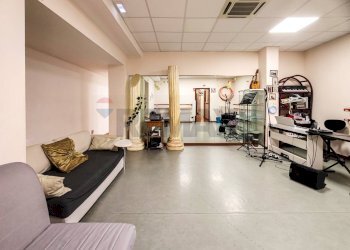 Palestra - Commercial Premises Via Orazio Comes
 
16, Bari - photo 15