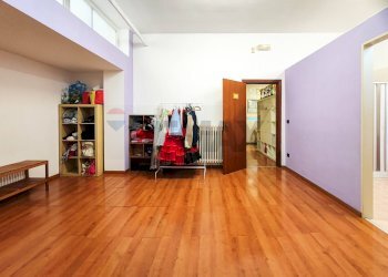 Stanza vuota - Commercial Premises Via Orazio Comes
 
16, Bari - photo 22