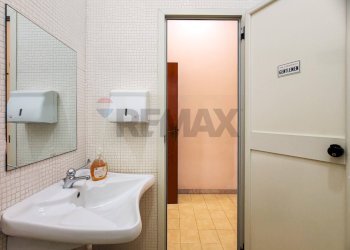 Bagno - Commercial Premises Via Orazio Comes
 
16, Bari - photo 27