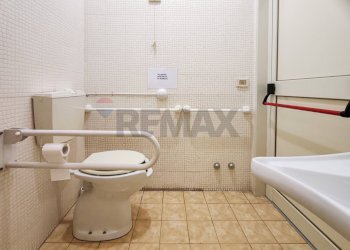 Bagno - Commercial Premises Via Orazio Comes
 
16, Bari - photo 28