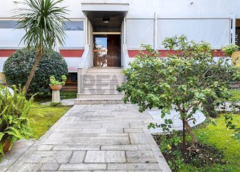 Casa all\'aperto - Commercial Premises Via Orazio Comes
 
16, Bari - photo 34