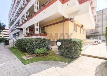 Edificio all\'aperto - Commercial Premises Via Orazio Comes
 
16, Bari - photo 36