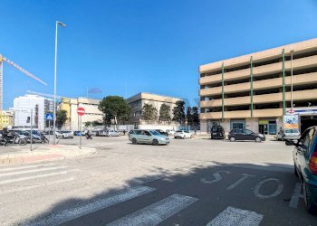 Edificio all\'aperto - Commercial Premises Via Orazio Comes
 
16, Bari - photo 38