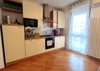 Cucina - Bilocale Via Giuseppe Giusti
 
20, Trieste - foto 1