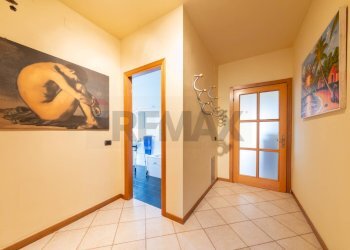 Hall / corridoio - Apartment VIA RAFFAELLO SANZIO
 
5/A, Loro Ciuffenna - photo 8