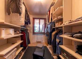 Cabina armadio - Apartment VIA RAFFAELLO SANZIO
 
5/A, Loro Ciuffenna - photo 9