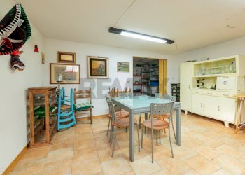 Sala da pranzo - Apartment VIA RAFFAELLO SANZIO
 
5/A, Loro Ciuffenna - photo 18
