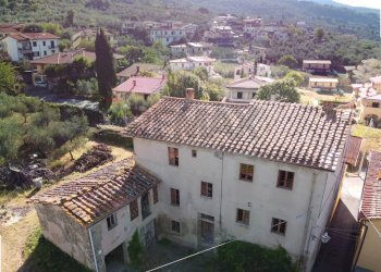 Edificio all\'aperto - Villa Via della Ripa
 
SNC, Castelfranco Piandiscò - photo 1