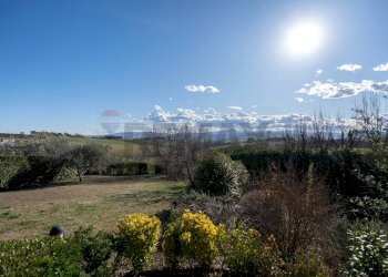 Vista delle montagne - Casa semi indipendente Via Pergolesi
 
7/B, San Marcello - foto 8