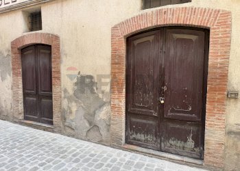 Edificio all\'aperto - Laboratory via Fratti
 
10 A/B/C, Fabriano - photo 2