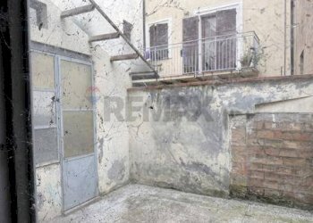 Edificio all\'aperto - Laboratory via Fratti
 
10 A/B/C, Fabriano - photo 7