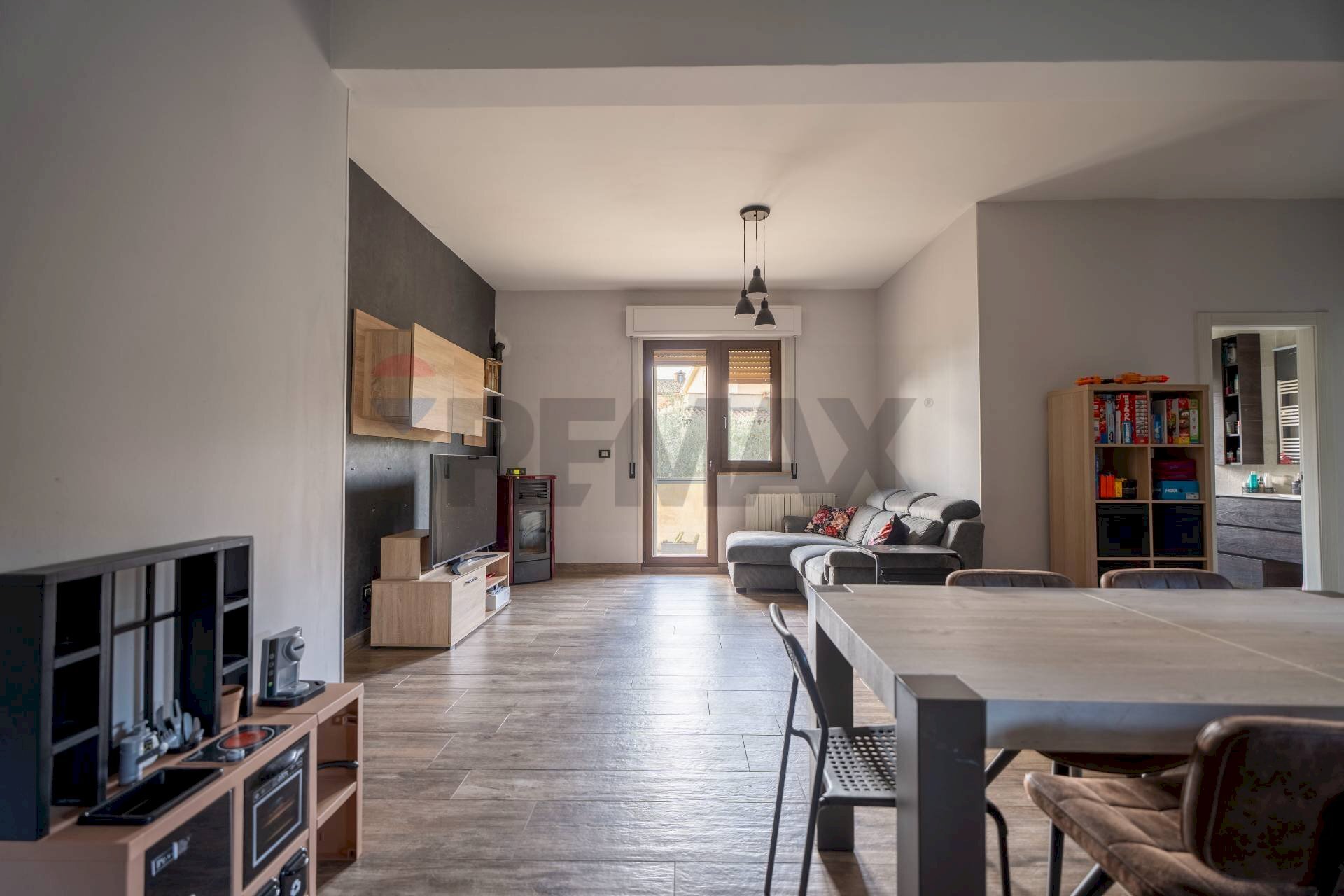 Sala da pranzo - Three-room apartment via Leonardo da Vinci
 
21, Monte Roberto - photo 2