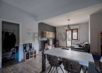 Sala da pranzo - Three-room apartment via Leonardo da Vinci
 
21, Monte Roberto - photo 10