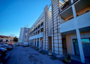 Edificio all\'aperto - Bilocale VIA NAZARIO SAURO
 
13, Recanati - foto 2