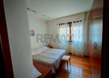 Camera / camera da letto - Bilocale VIA NAZARIO SAURO
 
13, Recanati - foto 26