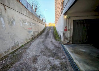 Edificio all\'aperto - Bilocale VIA NAZARIO SAURO
 
13, Recanati - foto 39