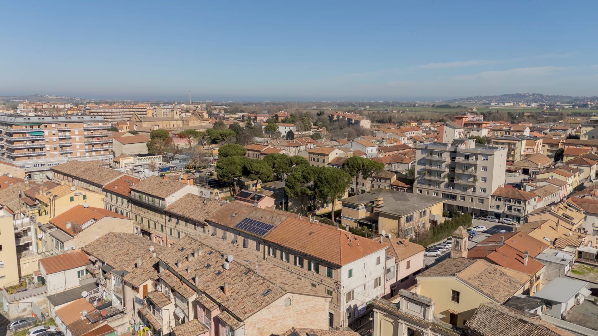 Edificio all\'aperto - Shop Largo Guglielmo Oberdan
 
26, Chiaravalle - photo 3
