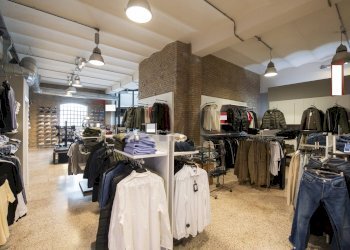 Cabina armadio - Shop Largo Guglielmo Oberdan
 
26, Chiaravalle - photo 8