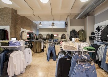 Cabina armadio - Shop Largo Guglielmo Oberdan
 
26, Chiaravalle - photo 9