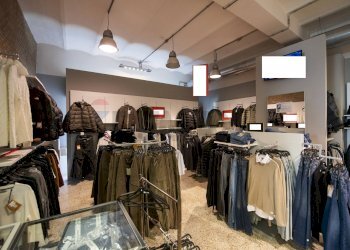 Cabina armadio - Shop Largo Guglielmo Oberdan
 
26, Chiaravalle - photo 10