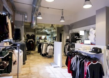 Cabina armadio - Shop Largo Guglielmo Oberdan
 
26, Chiaravalle - photo 15