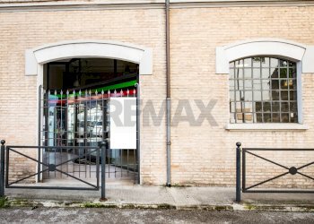 Edificio all\'aperto - Shop Largo Guglielmo Oberdan
 
26, Chiaravalle - photo 24