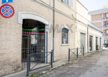 Edificio all\'aperto - Shop Largo Guglielmo Oberdan
 
26, Chiaravalle - photo 25