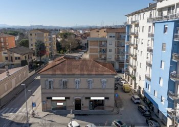 Edificio all\'aperto - Shop Largo Guglielmo Oberdan
 
26, Chiaravalle - photo 28