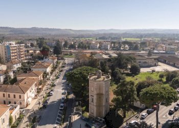 Edificio all\'aperto - Shop Largo Guglielmo Oberdan
 
26, Chiaravalle - photo 29