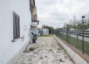 Terrazza - Semi-detached house via flaminia
 
700, Falconara Marittima - photo 6