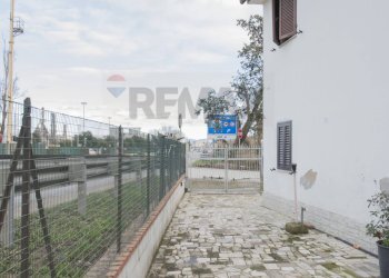 Terrazza - Semi-detached house via flaminia
 
700, Falconara Marittima - photo 11