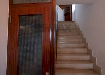 Scale - Semi-detached house via flaminia
 
700, Falconara Marittima - photo 32