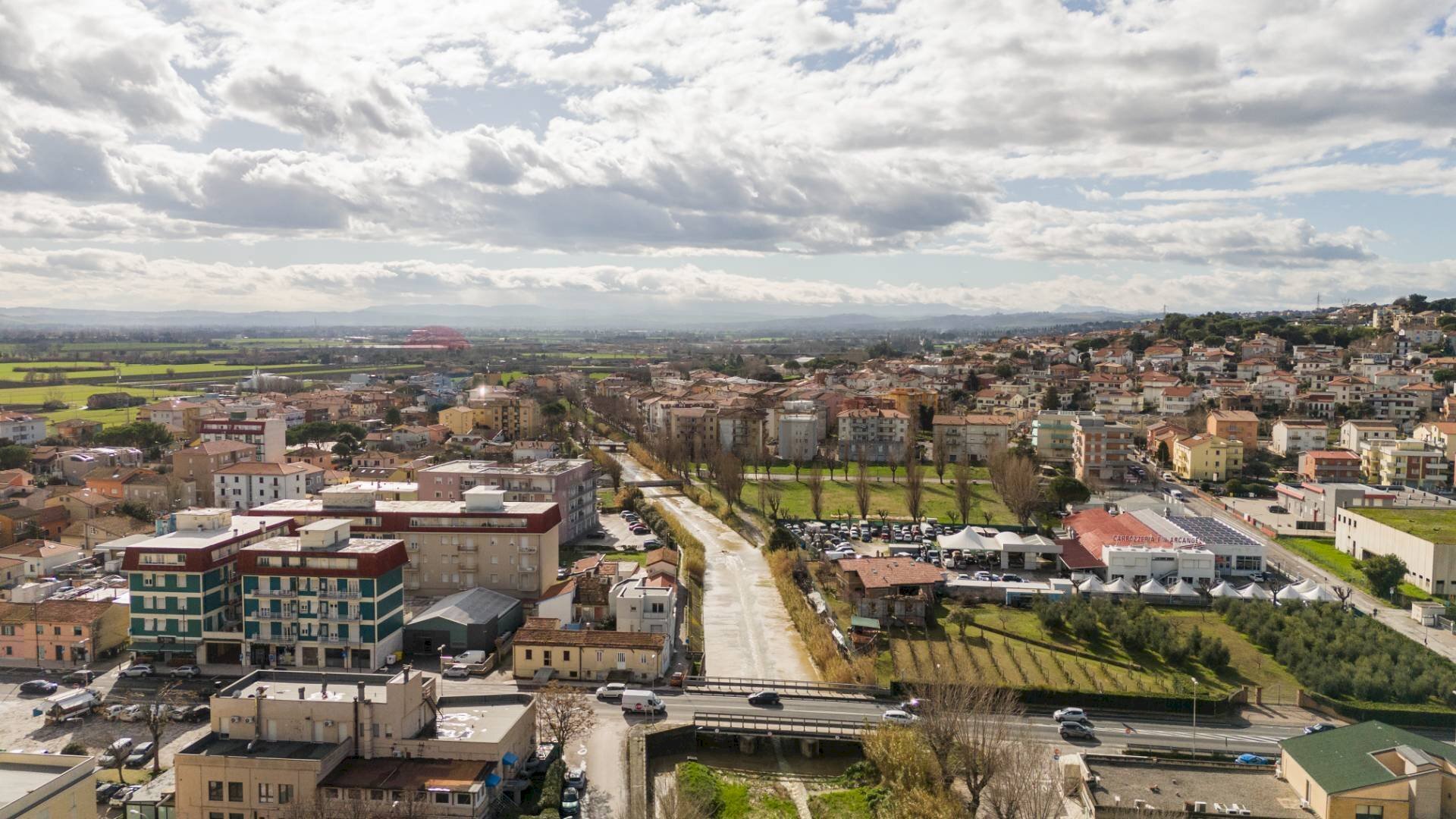 Edificio all\'aperto - Appartamento viale al mare
4, Montemarciano - foto 2