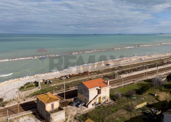 Vista dell\'acqua - Appartamento viale al mare
 
4, Montemarciano - foto 5