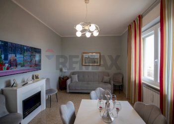 Sala da pranzo - Appartamento viale al mare
 
4, Montemarciano - foto 27