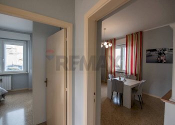 Sala da pranzo - Appartamento viale al mare
 
4, Montemarciano - foto 31