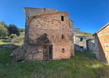 Casa all\'aperto - Terreno agricolo sasso domo, Serra San Quirico - foto 15