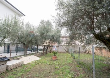 Giardino - Apartment Via Giovanni XXIII
10, Maiolati Spontini - photo 21