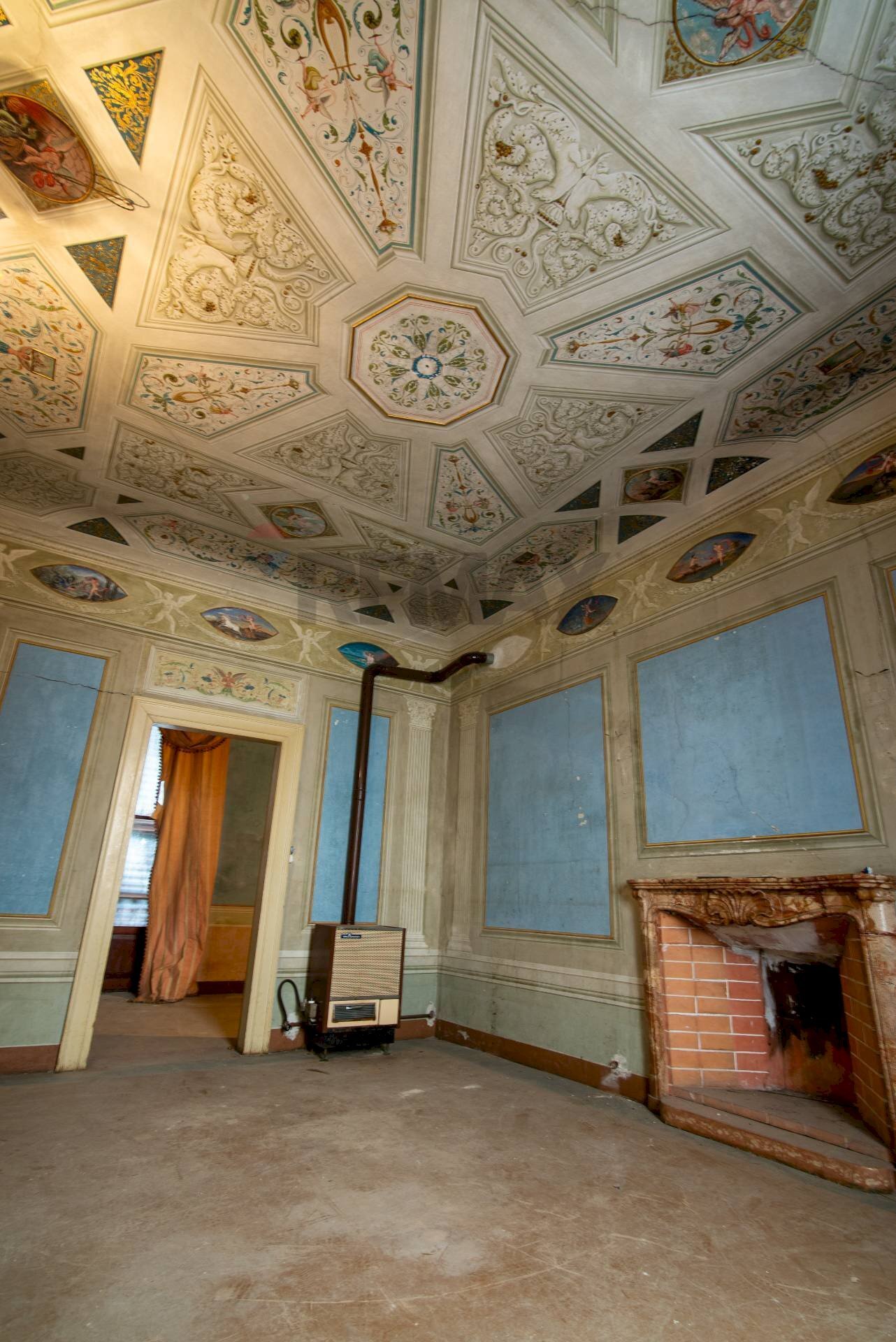 Stanza vuota - Casa indipendente Piazza della Repubblica
 
6, Jesi - foto 1