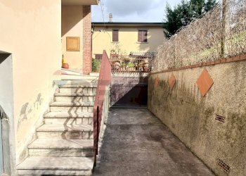 Scale - Casa semi indipendente Via Elio Vittorini
 
15, Montelupo Fiorentino - foto 4
