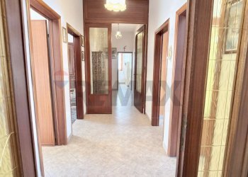 Hall / corridoio - Casa semi indipendente Via Elio Vittorini
 
15, Montelupo Fiorentino - foto 19