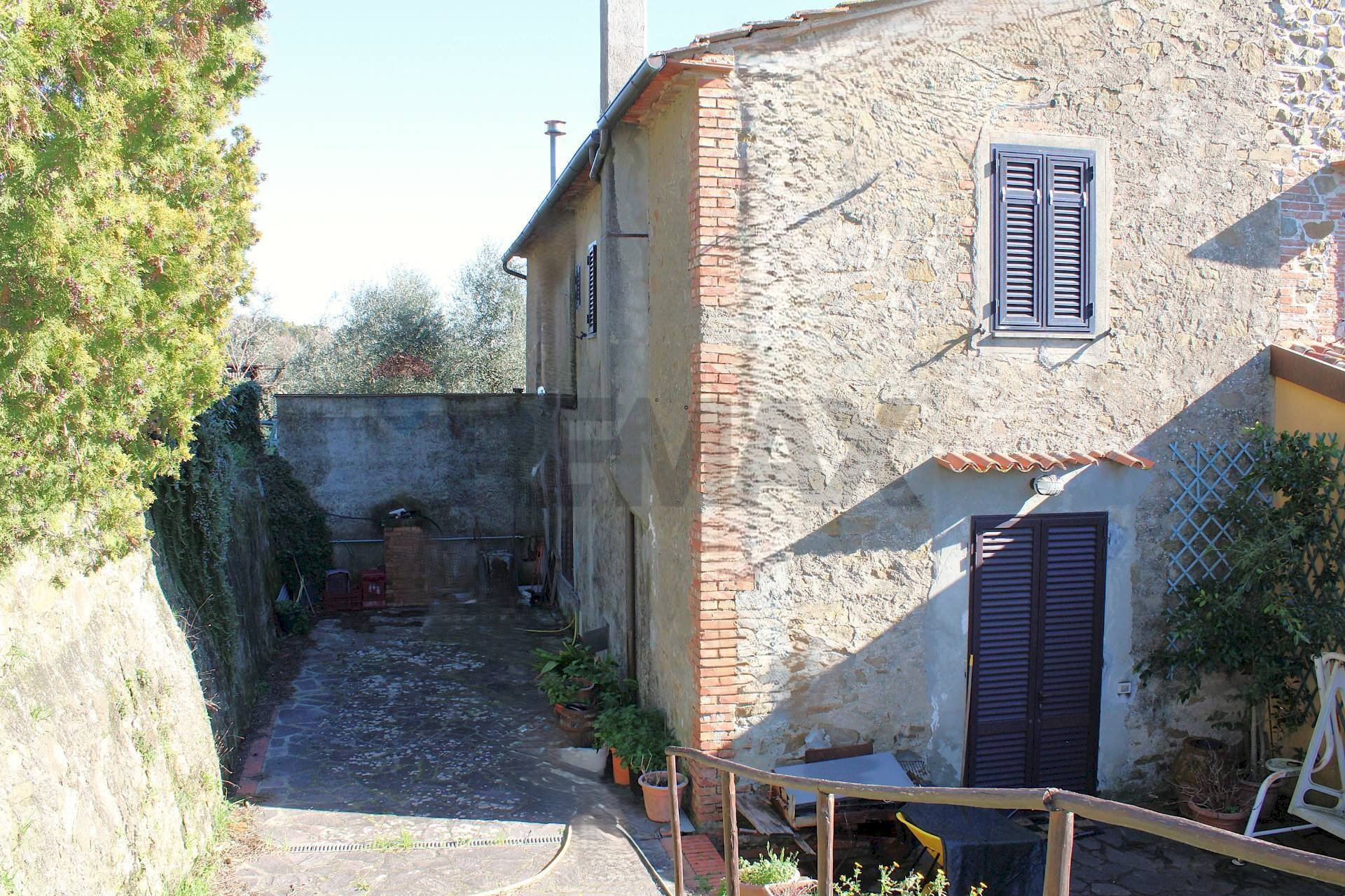 esterno - Casa semi indipendente Via Carmignanese
 
401, Vinci - foto 1