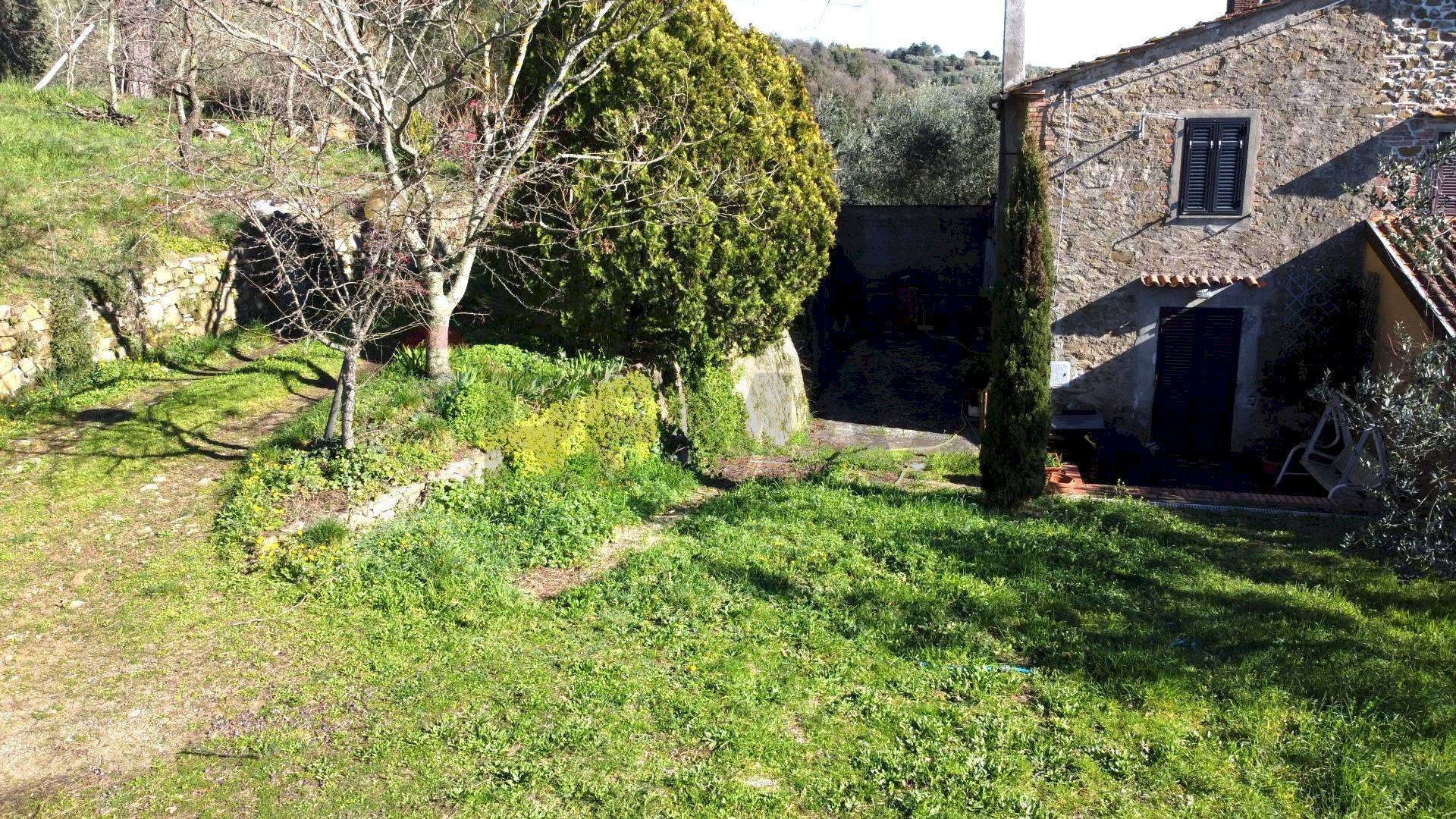 esterno - Casa semi indipendente Via Carmignanese
 
401, Vinci - foto 3