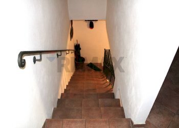 Scale - Casa semi indipendente Via Carmignanese
 
401, Vinci - foto 38