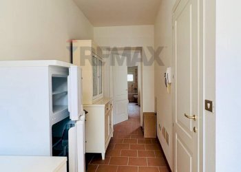 Hall / corridoio - Casa semi indipendente VIA ROMA
 
28, Tredozio - foto 12